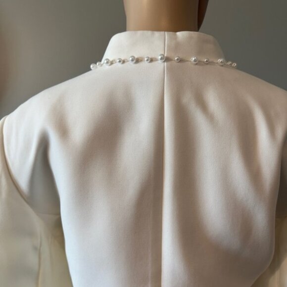 TAHARI 2PC CREAM SKIRT SUIT WITH PEARL TRIMMING ON FRONT AND SLEEVES. - Picture 5 of 7